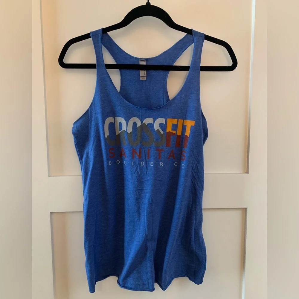 ASSORTMENT OF WORKOUT TANKS - 6 CROSSFIT TANKS - Picture 3 of 7
